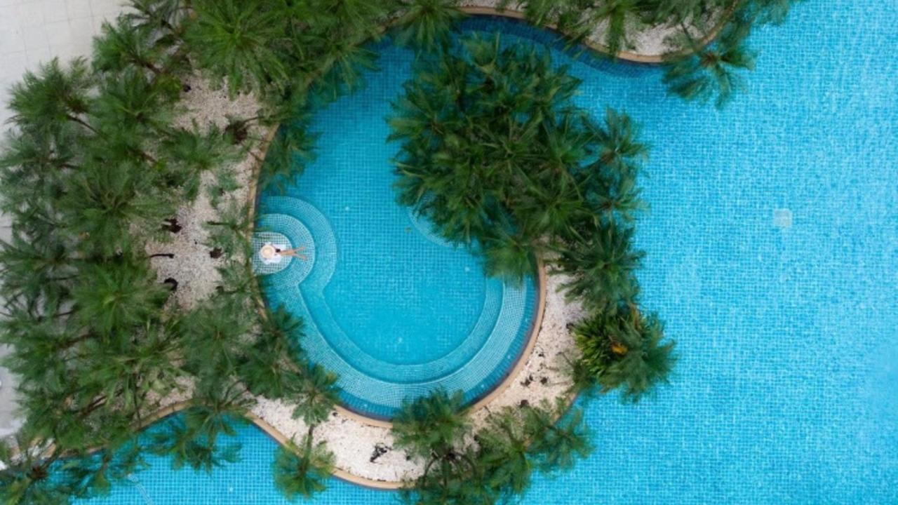 Duangjitt Resort And Spa - Sha Plus Patong Exteriör bild